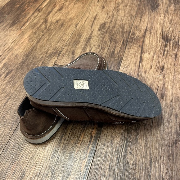 Used - good condition Ariat Cruiser - Picture 2 of 3